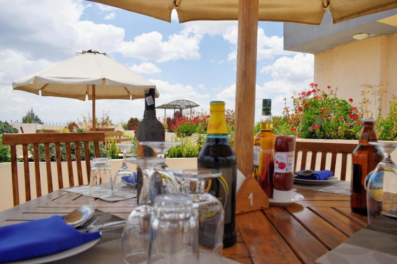 Peaks Hotel Nanyuki Exterior foto